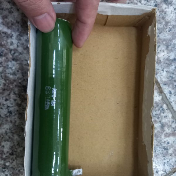 Điện trở sứ RX20-78W,68 Ω