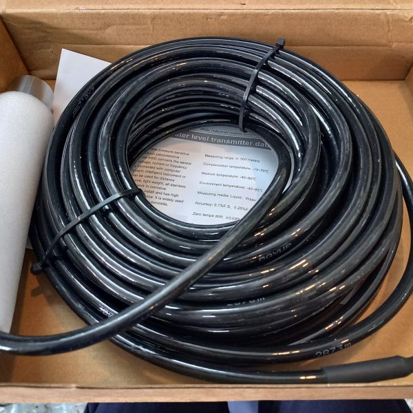 Cảm biến thủy tĩnh sử dụng đo mực nước đầu ra 4-20mA model: HDL-300 dải đo từ 15-50m